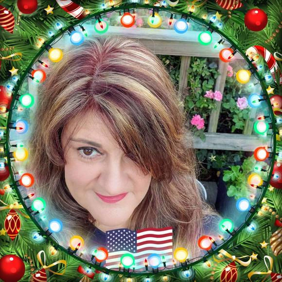 Poshmark profile picture for @mags